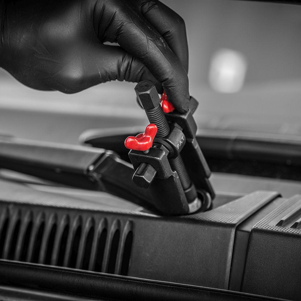 Glass Technology Windshield Wiper Puller Rod Design