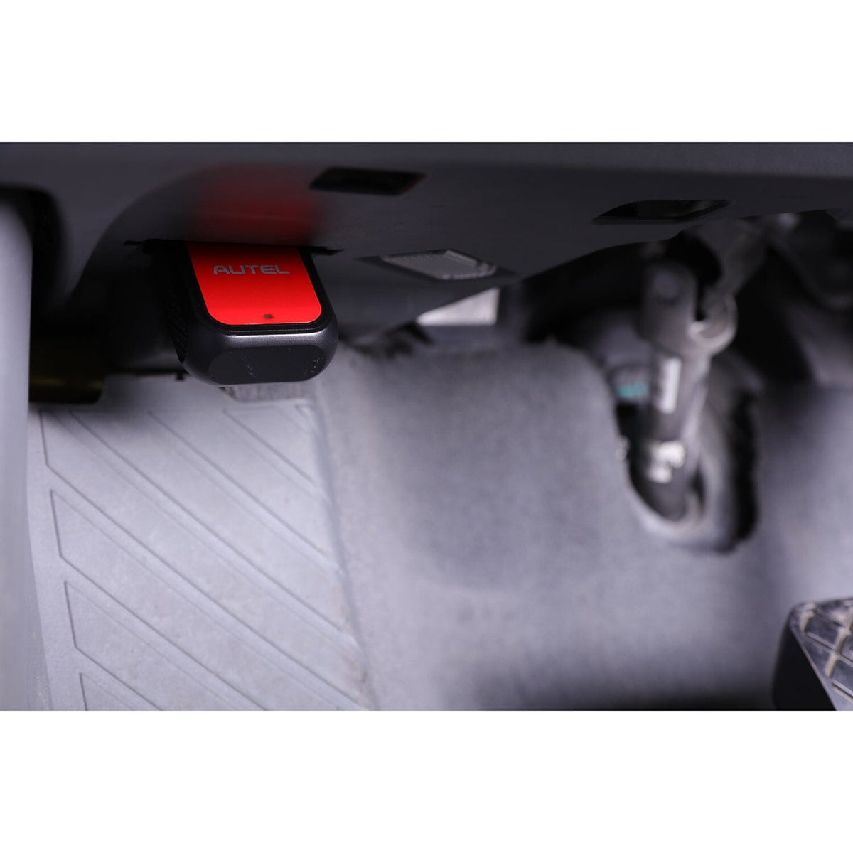 Autel AP2500 App-based diag and service tool that performs diagnostic and services